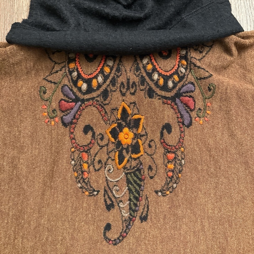 Peruvian Imports 100% alpaca Brown Cowl Neck sweater with Embroidered Design M - Picture 2 of 7